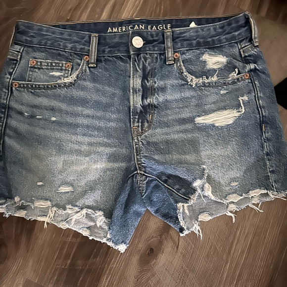 AE tomgirl midi jean short sz 8 - Picture 1 of 3